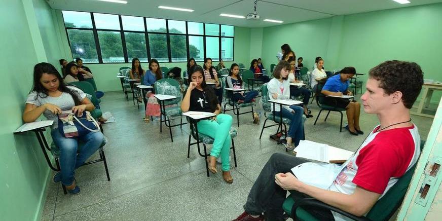 UEA pede aten&ccedil;&atilde;o com os documentos para a isen&ccedil;&atilde;o da taxa de inscri&ccedil;&atilde;o do  vestibular