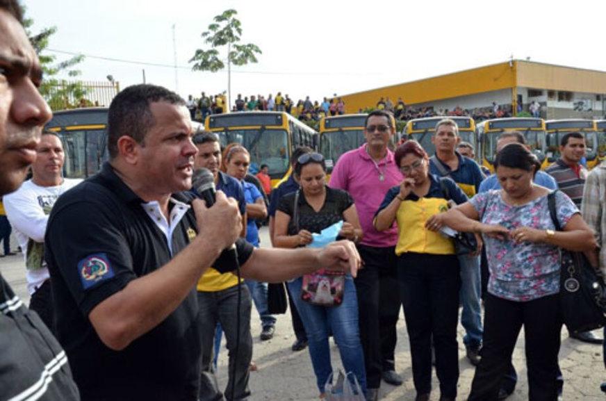 Sindicato dos rodoviários contesta prefeitura e mantém greve em Manaus