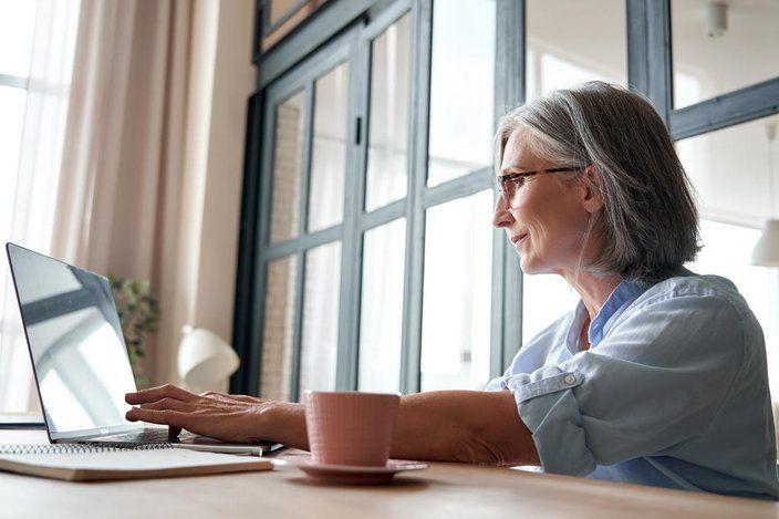 Marca nacional de beleza abre inscri&ccedil;&otilde;es para capacita&ccedil;&atilde;o gratuita de  mulheres acima de 45 anos