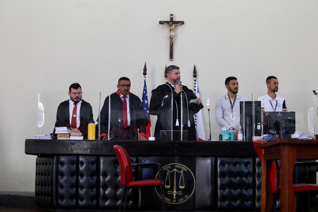 Julgamento deve seguir por todo o dia de hoje (14) (Foto: Gilson Mello)