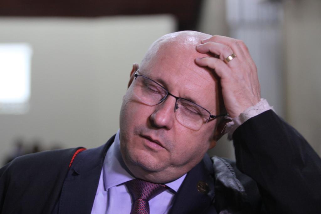 Para o advogado dos réus, Érico Quaresma, os depoimentos 'mostraram a fraqueza da acusação do Ministério Público' (Foto: Arlesson Sicsú)