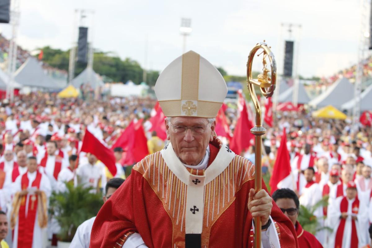 Missa de Pentecostes é presidida pelo arcebispo Cardeal Leonardo Steiner (Foto: Márcio Silva / A Crítica)