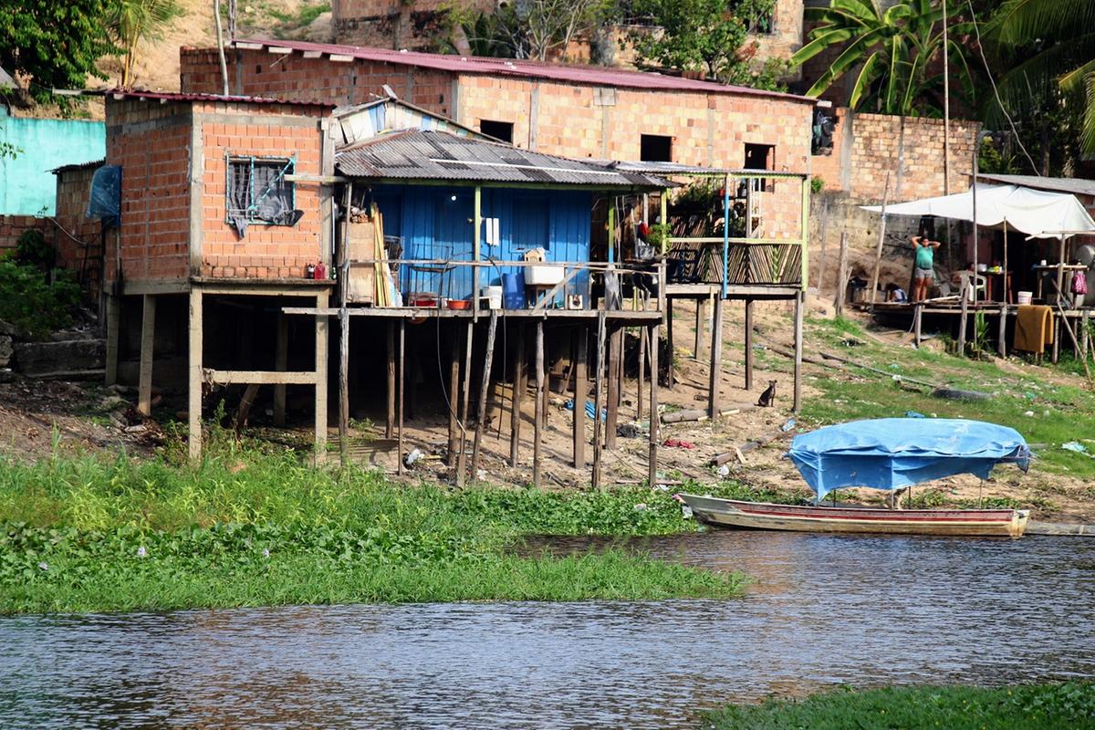 Rio Negro apresentou descida acentuada nas últimas semanas, mas consideradas ‘normais’ para o período (Foto: Jeiza Russo)