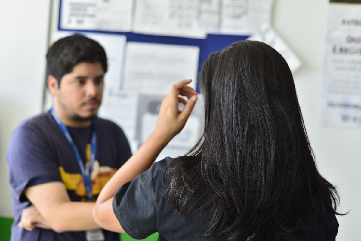 Jovem vítima de importunação sexual afirma que desconfiou do suspeito ao perceber que ele não se parecia com a foto cadastrada no aplicativo de corridas (Foto: Junio Matos / A Crítica)