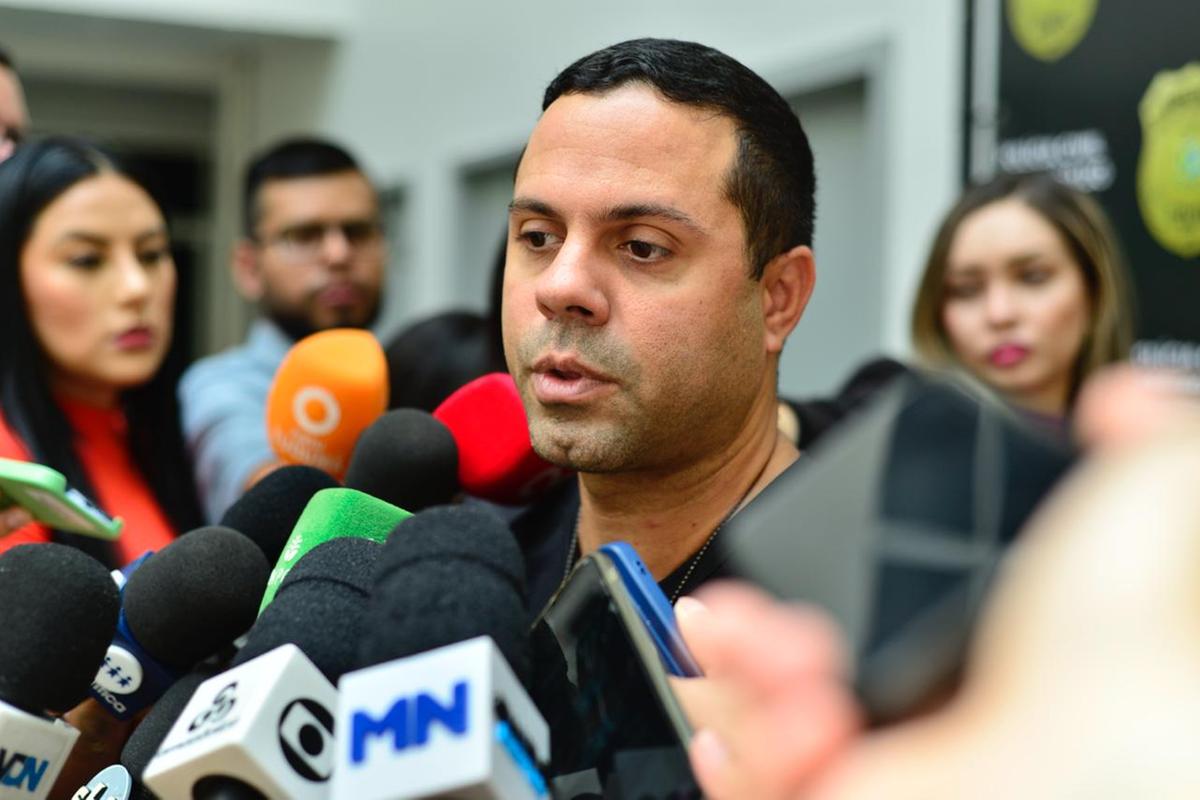 Delegado Ericson Tavares, do 6º DIP, falou sobre o caso (Foto: Junio Matos/A CRÍTICA)