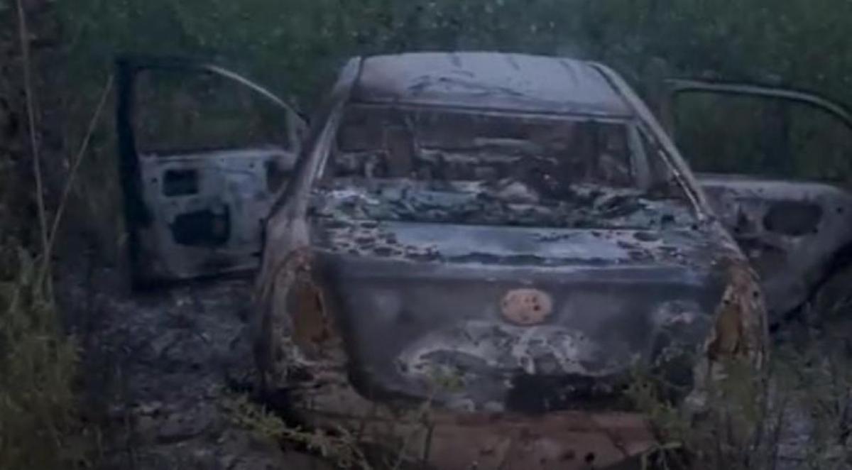 O carro ficou totalmente destruído (Foto: Divulgação)