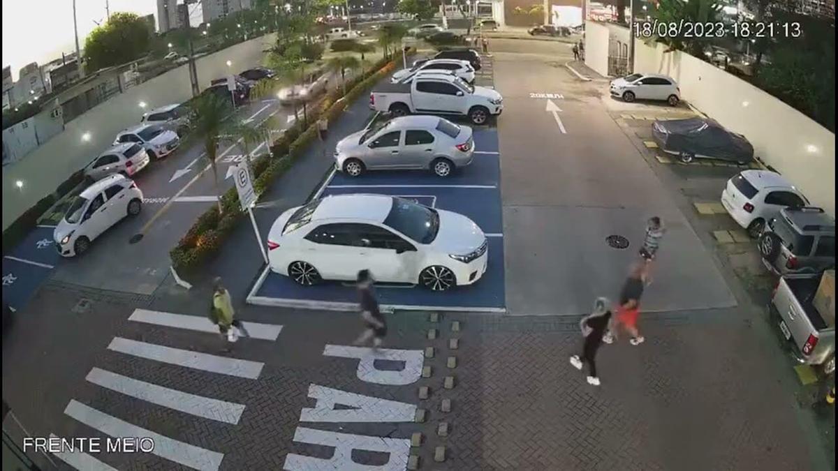 Imagem do crime ocorrido em condomínio de Manaus