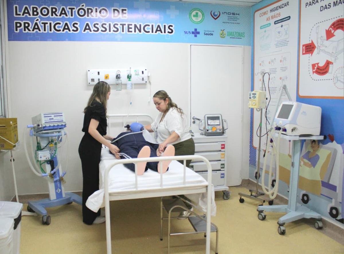 A sala de treinamento é um núcleo de contínuo que capacita os colaboradores da unidade hospitalar.