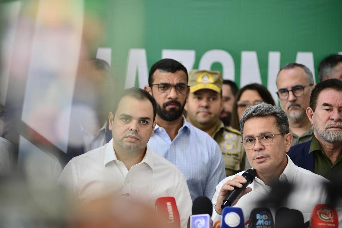 Roberto Cidade, agora governador interino e o ex-vice governador, Tadeu de Souza