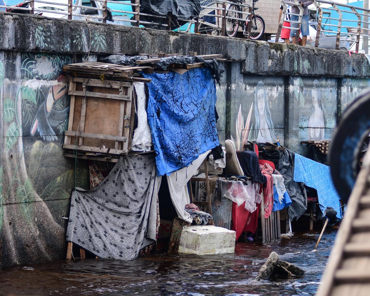 Situação precária na Manaus Moderna e entorno revela o aumento dos casos de moradores em situação de rua