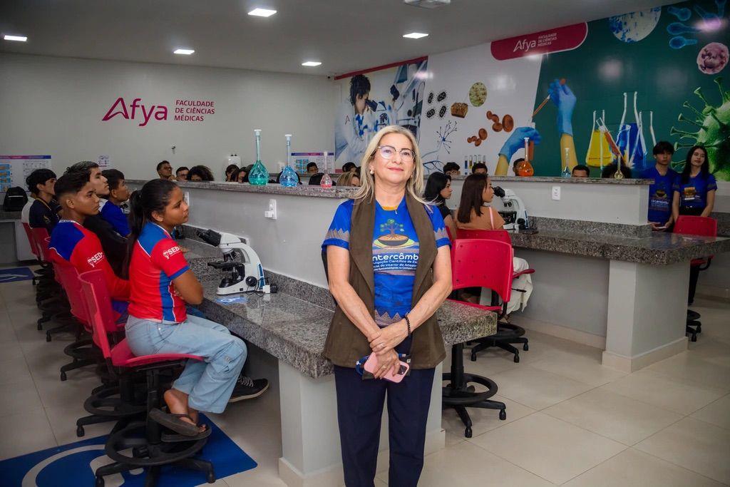 Professora doutora Joristela Queiroz, coordenadora do projeto