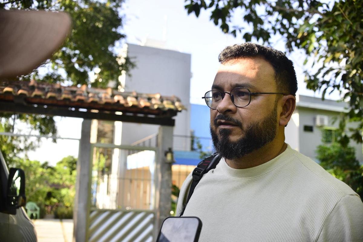 Presidente da Comissão de Escolha dos Jurados, Wanderley Pantoja acompanhou a recepção dos avaliadores que atuarão no julgamento do 59º Festival Folclórico de Parintins. Foto: Junio Matos/A CRÍTICA