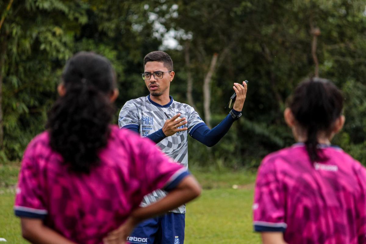 Treinador Carlos Daniel (Foto: Matheus Moreira)