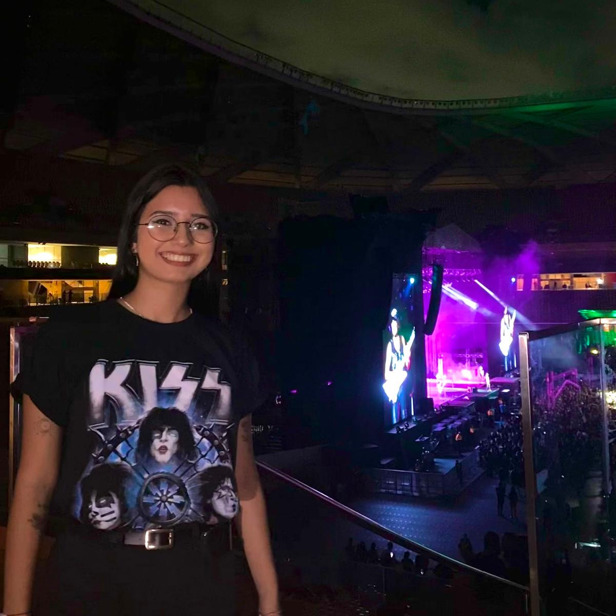 Victoria Rodrigues presenciou oshow da banda Kiss em 2022 erelata a experiência como ‘única’