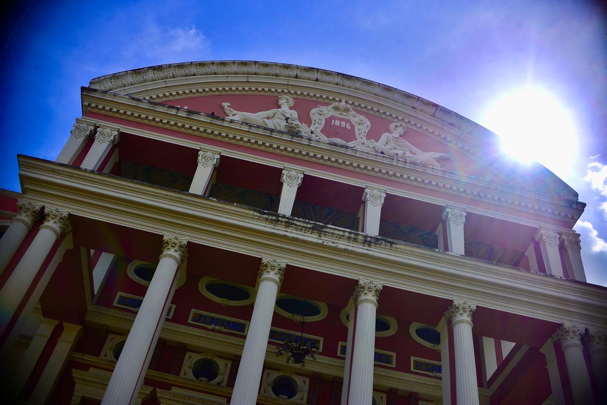 O reconhecimento internacional aumenta as responsabilidades dos governos e da sociedade na proteção dos dois teatros.