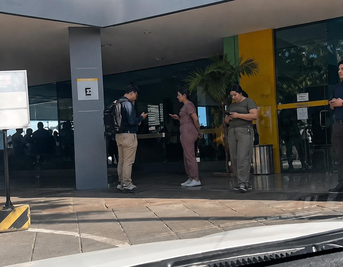 Após o tremor, as pessoas foram proibidas de subir no edifício Fórum Business Center