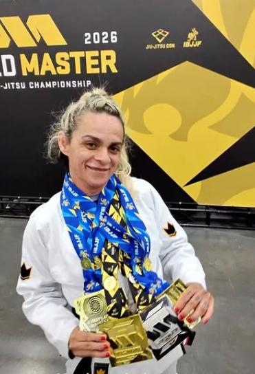 Maysa Ladislau conquistou o mundo nos tatames de Las Vegas e volta para a casa com muitas medalhas.