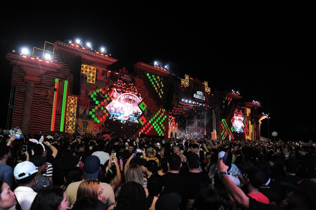 Público acompanhou o show de Ferrugem no palco Malcher durante o encerramento do Sou Manaus 2026