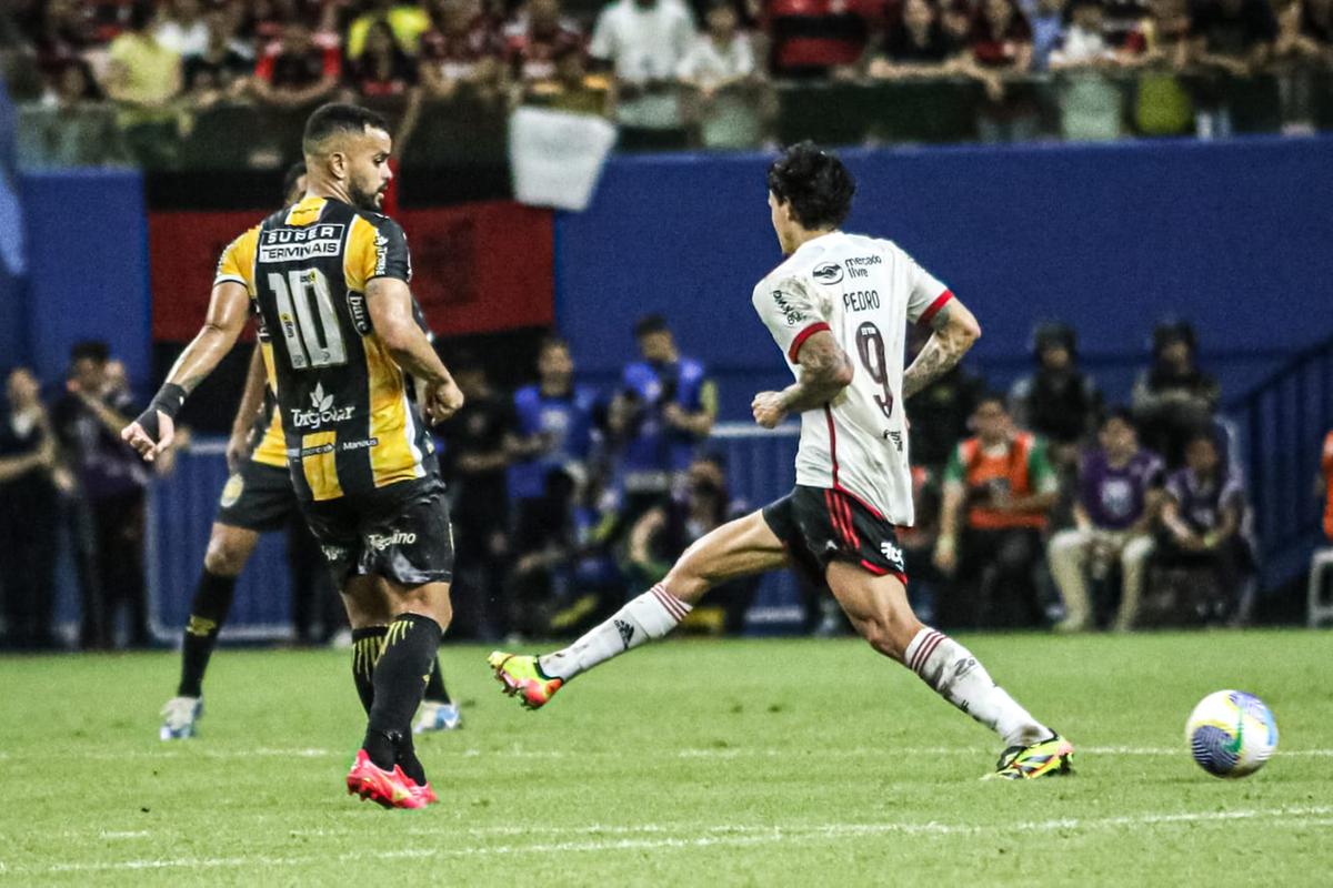 Rafael Tavares em campo contra o Flamengo, na Copa do Brasil de 2024, na Arena da Amaz&ocirc;nia