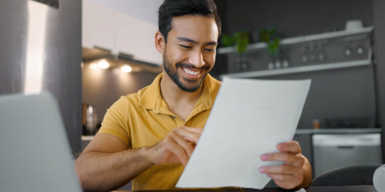 Famílias estão economizando até 70% de energia com jeitinho brasileiro de tomar banho