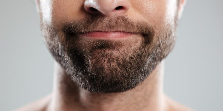 Esse método faz a barba crescer bem mais rápido