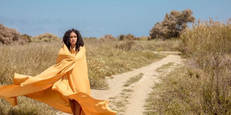 Erros de moda que fazem a pessoa parecer 10 anos mais velha