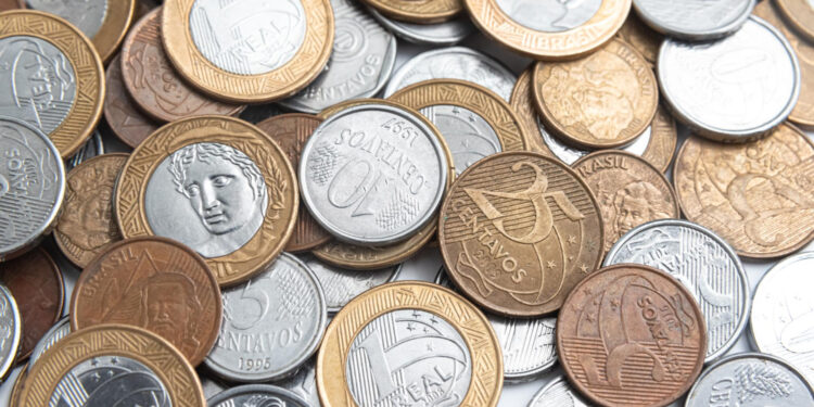 Moeda de R$ 1 que você pode ter guardada em casa é vendida por até R$ 50 mil