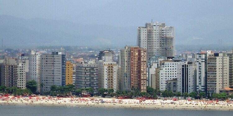 Com investimento de R$ 77 milhões, cidade litorânea vai entregar 350 casas gratuitas para população