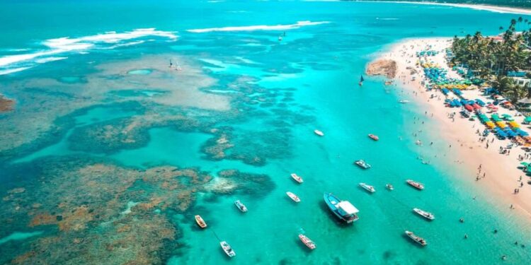 Segunda cidade mais segura do Brasil tem uma das melhores praias do Nordeste