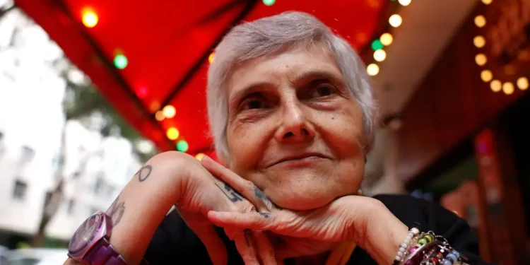 Cores que valorizam idosos e tiram o ar de cansaço