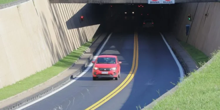 Quase ninguém sabe de um antigo túnel embaixo do Rio Paraná para passagem de carros