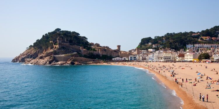 Praias europeias estão sendo movidas em direção a África devido a fenômeno natural