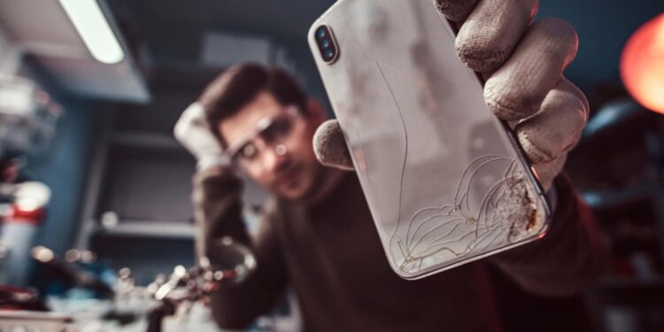Adeus capinhas de celular, nova tendência é mais bonita e segura em 2026