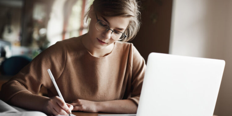 Cidade com sua própria estação ferroviária abre concurso com salários de quase R$ 11 mil