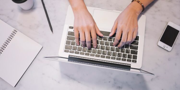 As 3 palavras que você deve por no final de um e-mail para conseguir uma resposta melhor