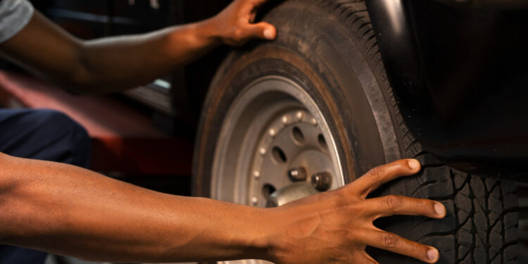 Golpe da troca de pneu já fez 80 vítimas em oficinas gerando prejuízo de mais de meio milhão de reais