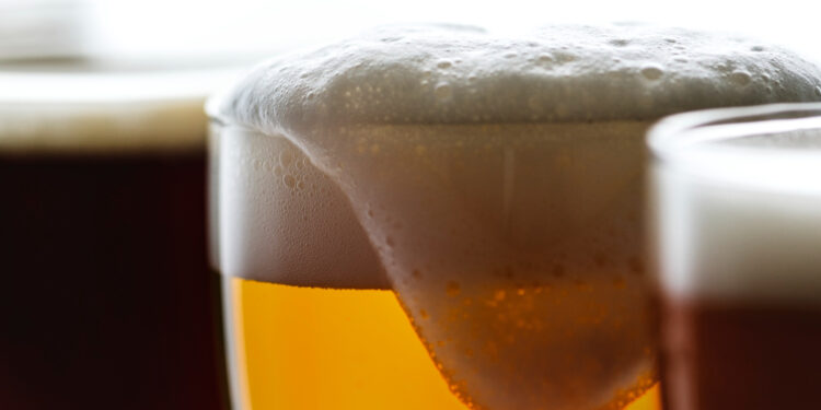 Famosa cerveja da África foi lançada no Brasil e já está disponível para os consumidores