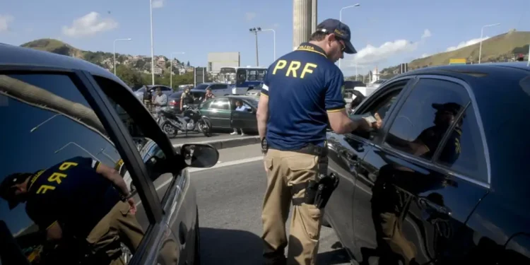 Motoristas terão a CNH cassada mesmo sem cometer infrações caso faça isso