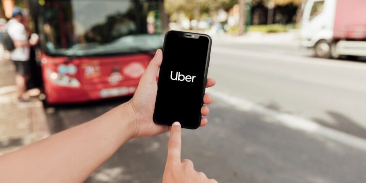 UBER lança nova opção de corridas, mas apenas alguns poucos brasileiros vão conseguir usar