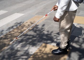 Deficientes visuais tem direito a 6 benefícios garantidos pelo Governo