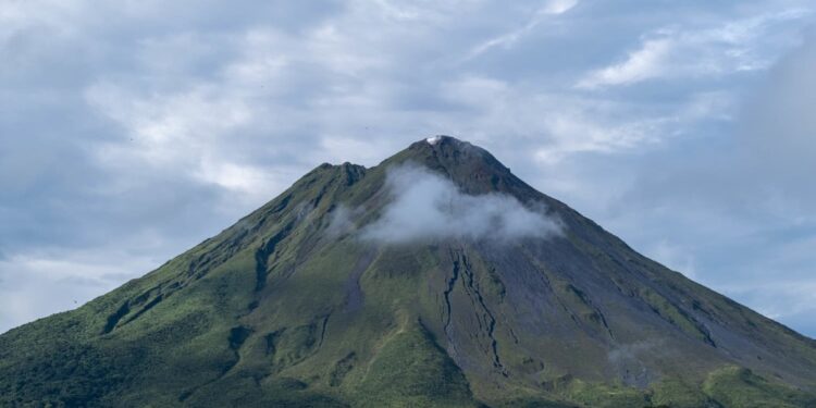 Vulcão mais antigo do planeta fica no Brasil e foi descoberto só em 2002