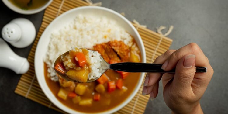Novo programa lançado pelo governo vai garantir comida quentinha na mesa de quase 15 milhões de famílias