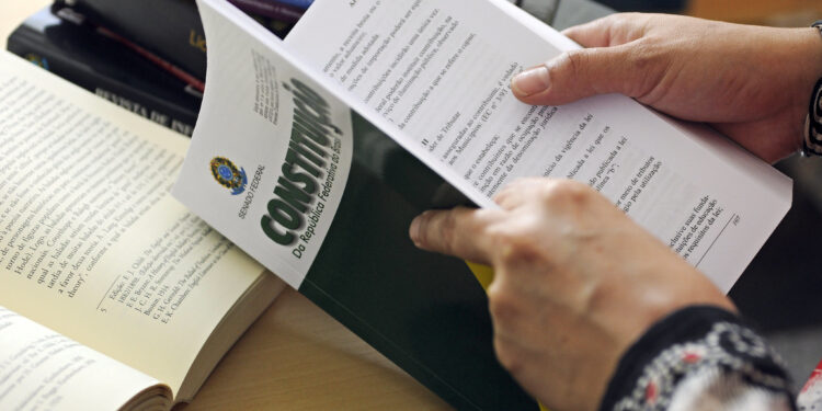 Estado pode tomar terras caso encontre reservas de petróleo?