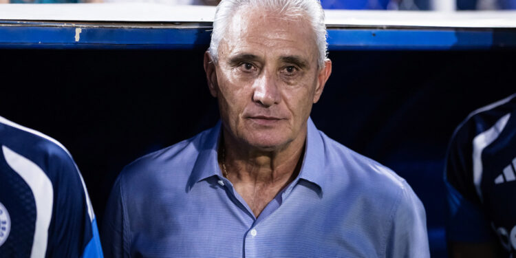 Enquanto Tite recebia R$ 2,5 milhões por mês, salário de Artur Jorge no Cruzeiro é mais humilde