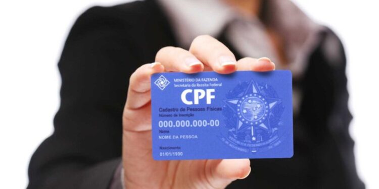 Adeus ao cartão azul do CPF: Receita Federal começou a emitir novo formato mais simples desde 2011