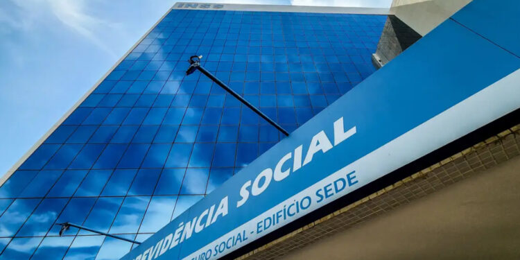 Prefeitura convoca servidores municipais que estão recebendo benefício do INSS