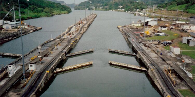 Egito decide construir o seu próprio "Canal do Panamá"