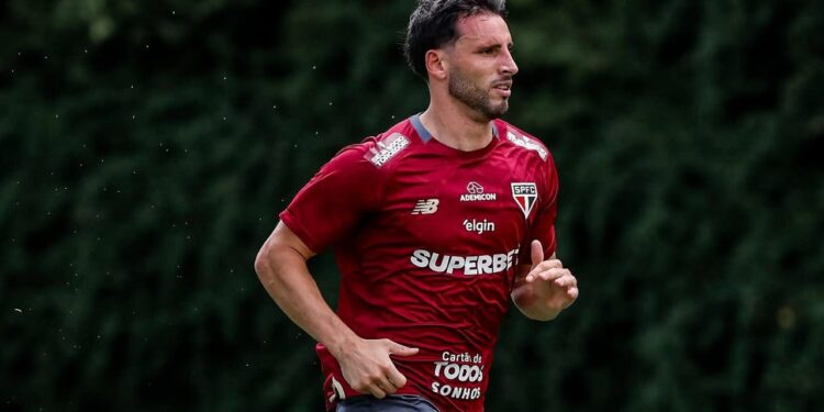 Grande rival do São Paulo na Série A pode contratar Calleri de graça