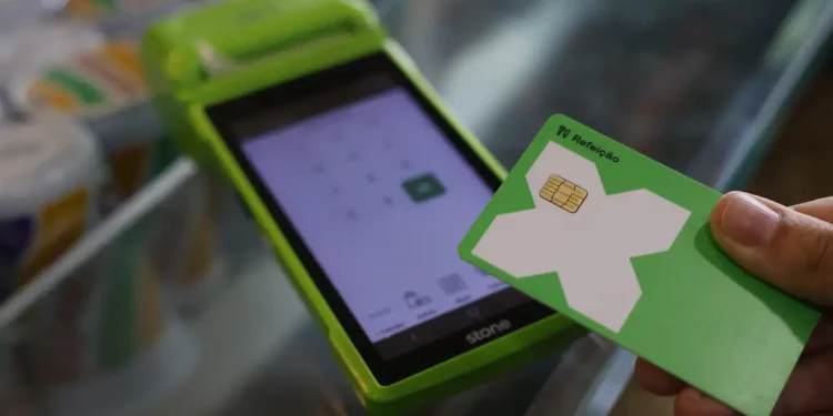 Comissão cria vale-refeição de R$ 159 a R$ 227 para servidores da Saúde