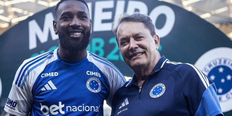 Enquanto Cruzeiro gastou R$ 174,5 milhões em contratações na janela, Palmeiras gastou ainda mais